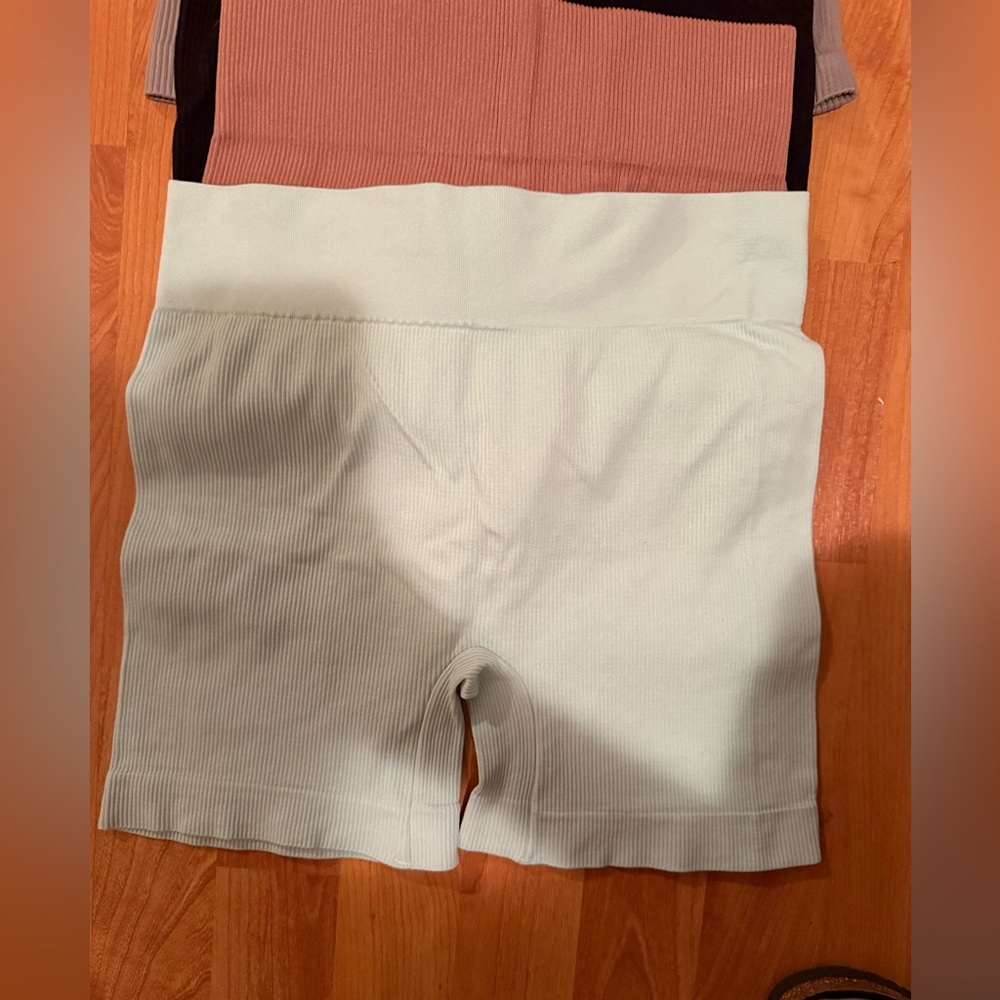 Women's Multi-Color Ribbed Shorts Set - Picture 3 of 3